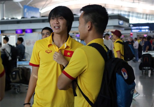 Tuấn Anh tại sân bay quốc tế Yangoon