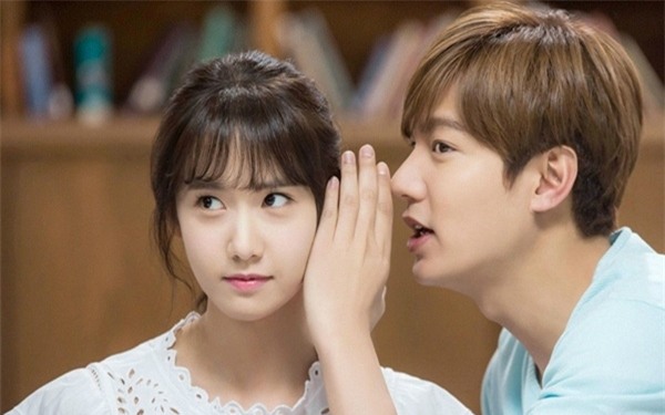 bạn gái ngây thơ