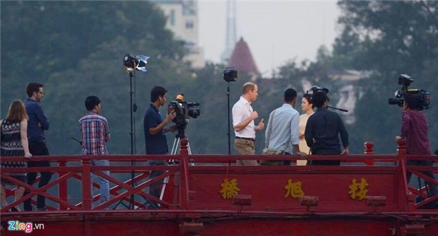 Hoang tu Anh tan bo pho co Ha Noi hinh anh 9