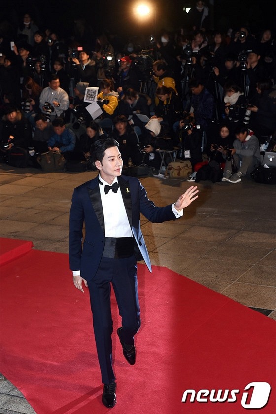 chi-pu-tren-tham-do-24-ngoisao.vn-w560-h777.jpg 5