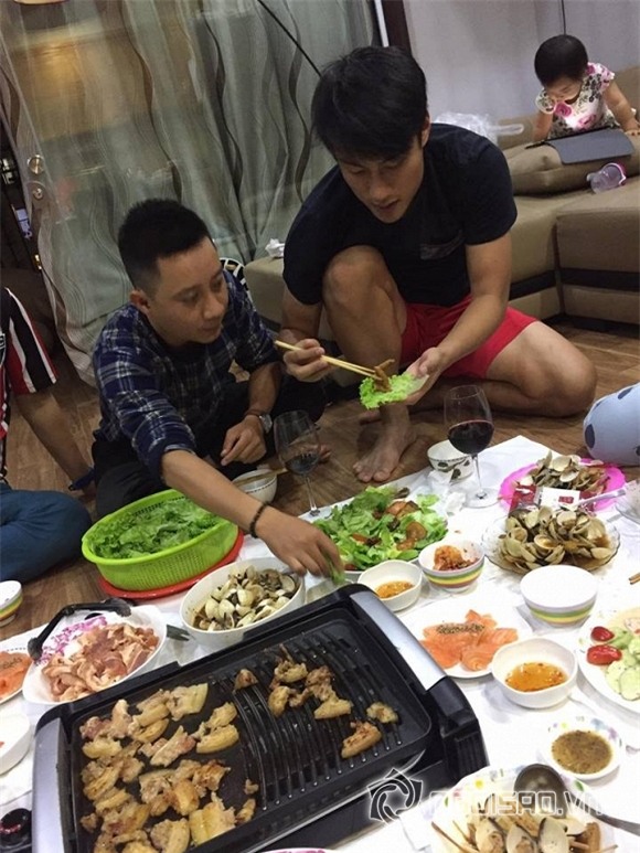 Mạc Hồng Quân và Kỳ Hân hạnh phúc 0