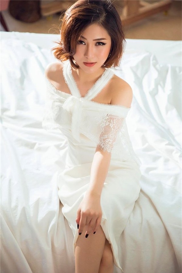 Hương Tràm ngày càng gợi cảm, thu hút đến khó tin