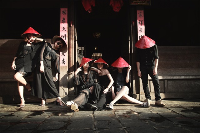 Sinh viên chụp ảnh kỷ yếu: Từ niềm vui trở thành nỗi ám ảnh - Ảnh 1.