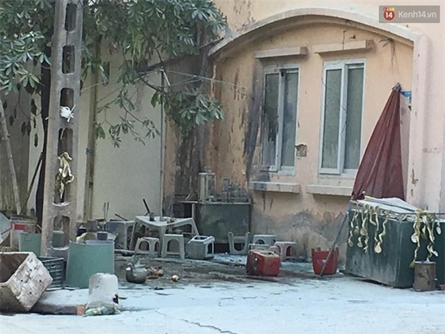 Hà Nội: Nổ bốt điện ở Trưng Nhị, cụ bà bán nước và người chồng ngồi xe lăn bỏng nặng - Ảnh 7.