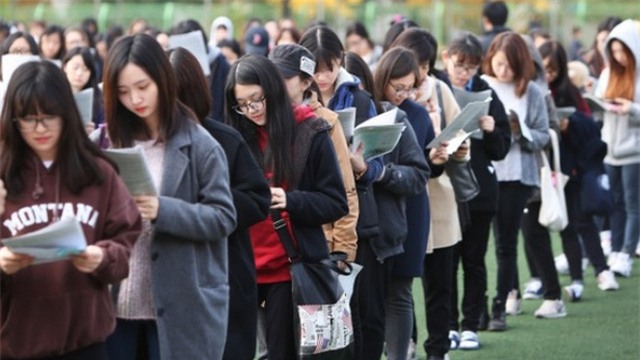 Lý giải vì sao học sinh thường chê trường trung cấp, cao đẳng? - Ảnh 2.