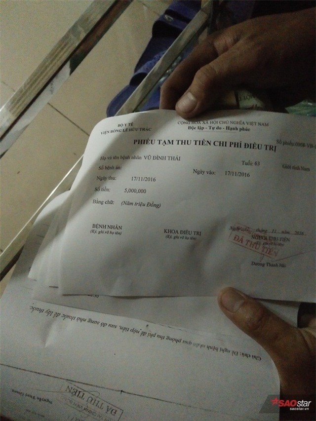 Phiếu thu tiền của cặp vợ chồng bị bỏng nặng.