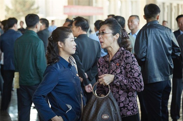 Nhiếp ảnh gia,Điện thoại di động,thuê bao di động,đảng lao động,mối liên quan,Điện thoại thông minh,Triều Tiên,kinh doanh,kinh tế