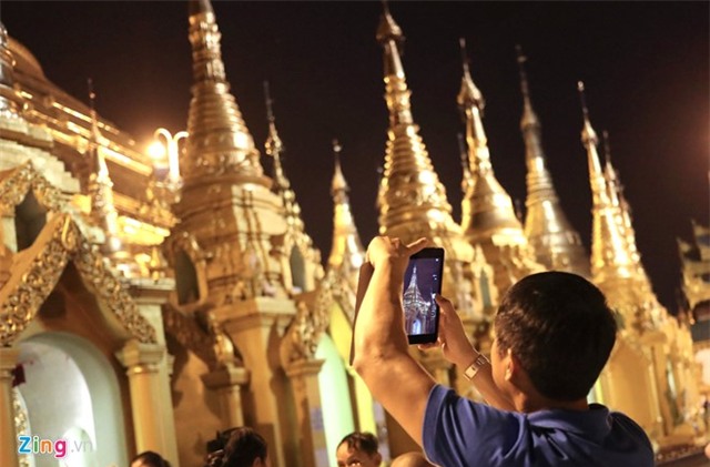 Tuyen Viet Nam tham chua Vang cua Myanmar cau binh an hinh anh 2