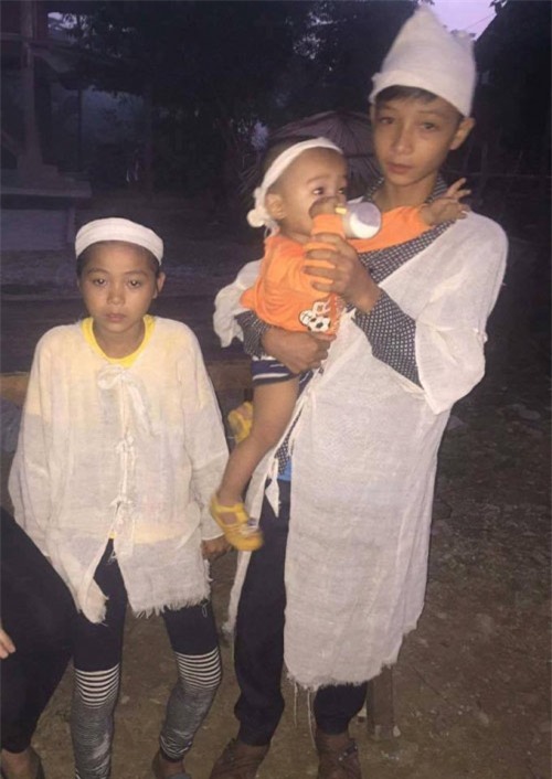 xot xa me qua doi, bo di biet tich, 3 con nho thanh tre mo coi - 2