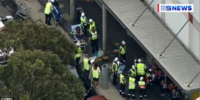 Úc: Cảnh tượng hãi hùng khi nam thanh niên tự thiêu khiến 27 người bị thương - Ảnh 7.