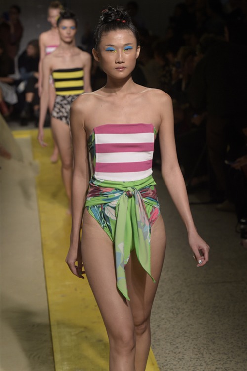 Phản hồi của phía Vietnam International Fashion Week có trở nên vô nghĩa khi để lộ email cấm diễn này? - Ảnh 3.