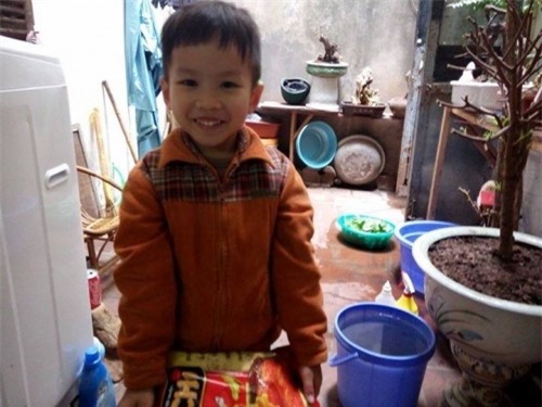 an tinh vu chong be con di 'biet tich' de... 'day vo bai hoc' - 1