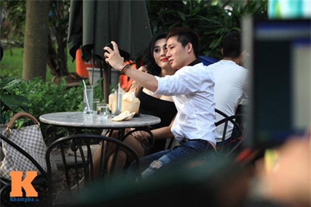 ca quan an phai ngoai nhin vi lam chi khanh, huong giang idol qua bao hinh anh 12