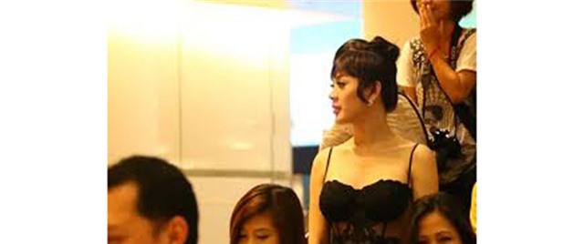 ca quan an phai ngoai nhin vi lam chi khanh, huong giang idol qua bao hinh anh 22