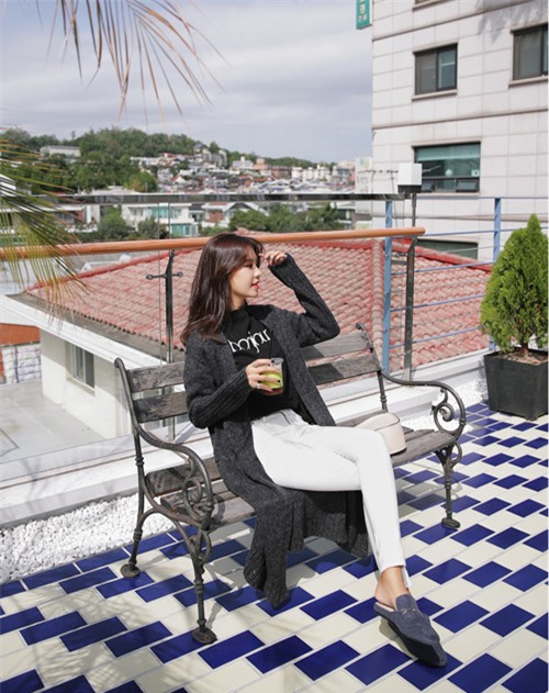 4 cach phoi de mac cardigan khong 