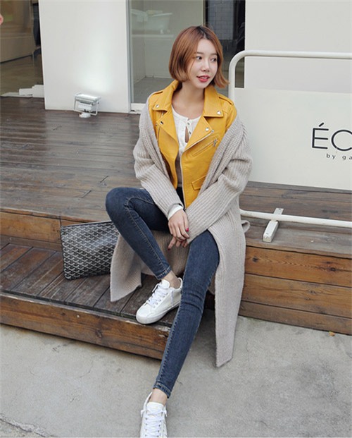 4 cach phoi de mac cardigan khong