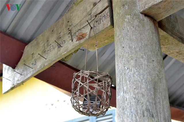 anh: gian nan, vat va nhu giao vien bam ban hinh 5