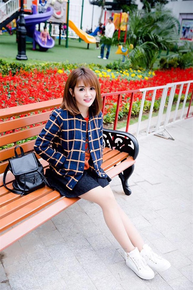 co giao tieu hoc xinh nhu bup be khien hoc sinh ngo ngan hinh anh 16