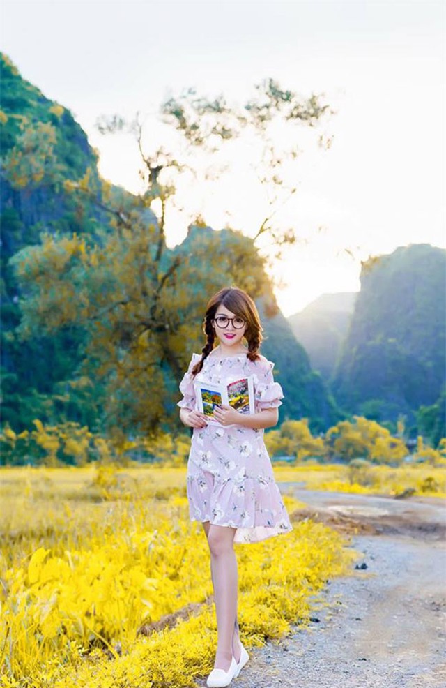 co giao tieu hoc xinh nhu bup be khien hoc sinh ngo ngan hinh anh 19