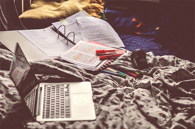 Hãy bỏ ngay những thói quen học tập dưới đây nếu bạn không muốn bị điểm kém - Ảnh 2.