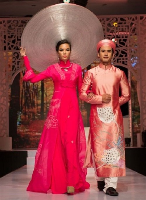 Diễm Hương, Trương Thị May khổ sở vì đội mấn 'khủng'