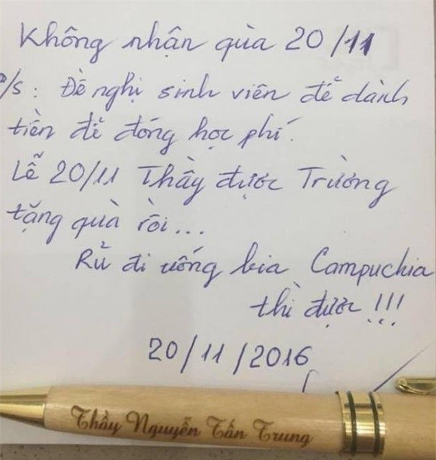 Thay giao de nghi SV de tien mua qua 20/11 dong hoc phi hinh anh 2