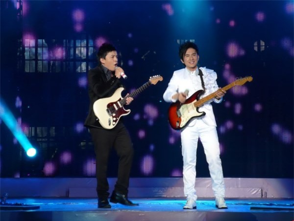 Tình bạn đẹp giữa Lam Trường - Đan Trường.