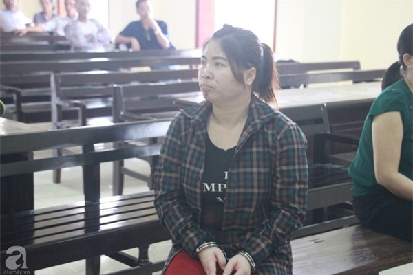 Mới về nhà chồng được 12 ngày, chị dâu nhẫn tâm bán em chồng và cháu sang Trung Quốc lấy tiền tiêu xài