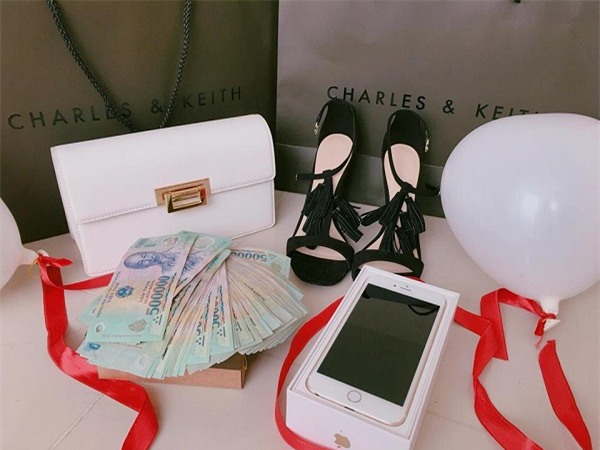 Ba hộp quà khủng tặng vợ nhân kỷ niệm 1001 ngày yêu gây choáng - Ảnh 5.