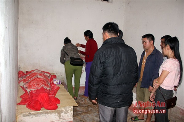 Đi uống rượu về, chồng bị vợ dùng dao thái rau đâm tử vong