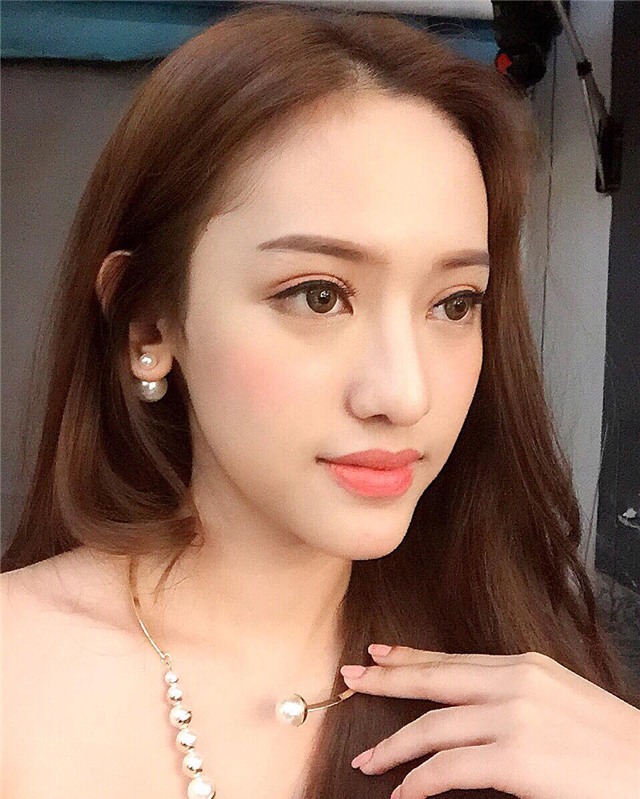 sexy, mat bien doi... kho tin hot girl ca mau thuy vi 18 tuoi hinh anh 3