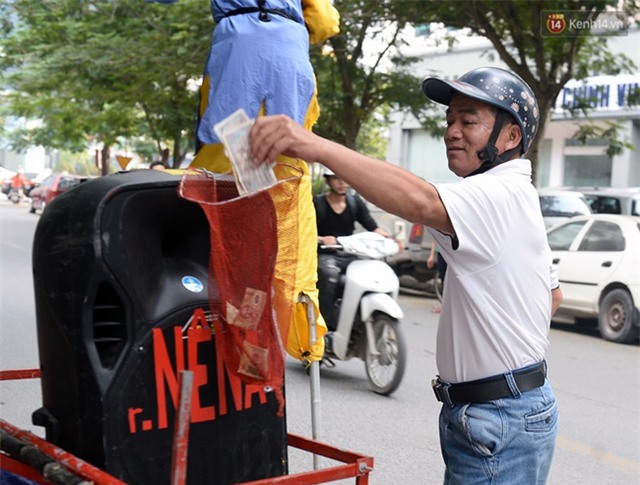 Clip: Tôn Ngộ Không đi cà kheo, múa gậy, tỉa hoa quả giữa đường phố Hà Nội - Ảnh 12.