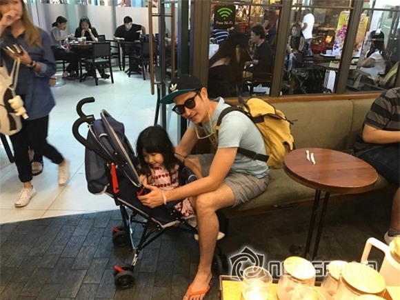 Huy Khánh và vợ cũ  6