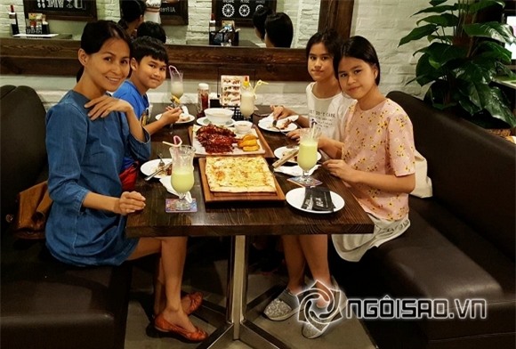 Huy Khánh và vợ cũ  0