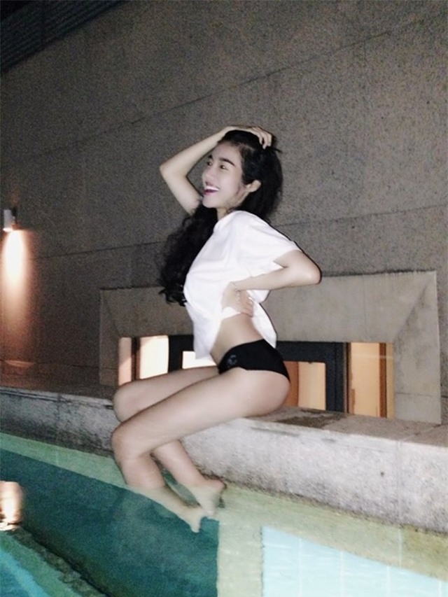 my nhan viet nong bong cuc do vi mac so mi trang uot sung di boi hinh anh 13