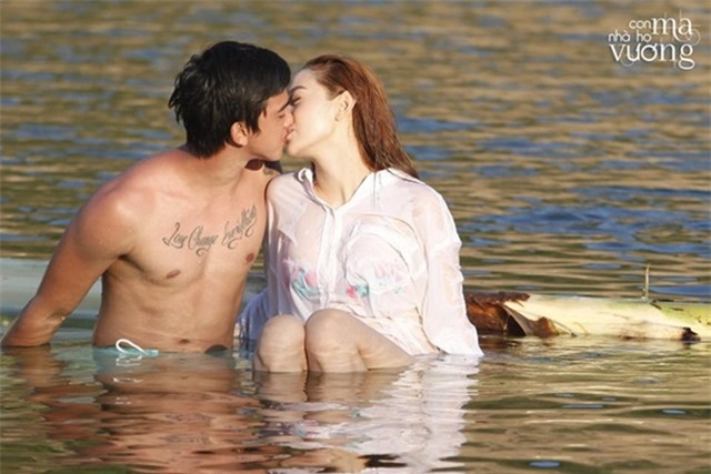 my nhan viet nong bong cuc do vi mac so mi trang uot sung di boi hinh anh 9