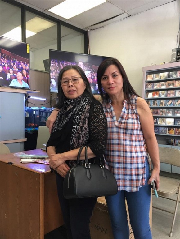 Quang Lê khoe mẹ  0