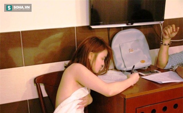 Đột kích khách sạn ở Sài Gòn, nhiều “chân dài” đang chờ bán dâm