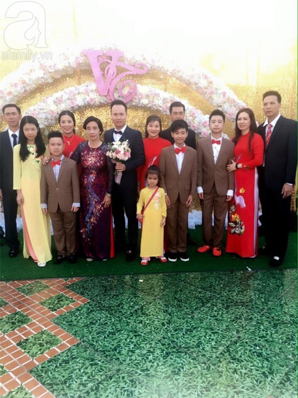 Đám cưới tiền tỷ, Limousine dẫn đầu đoàn rước dâu của cặp