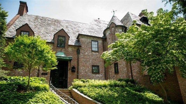 Chuẩn bị nghỉ hưu: Obama mua 2 biệt thự hàng triệu USD