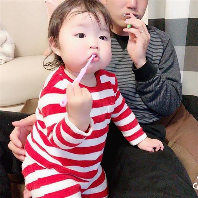 Tin nổi không, có tới 36 triệu lượt xem cho clip của cô bé đáng yêu suốt 40 giây chỉ miệng nhai, mắt nhắm! - Ảnh 11.