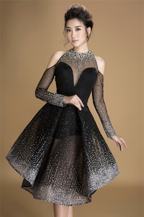 hoa hau do my linh khoe net thanh tan voi loat vay goi cam - 7