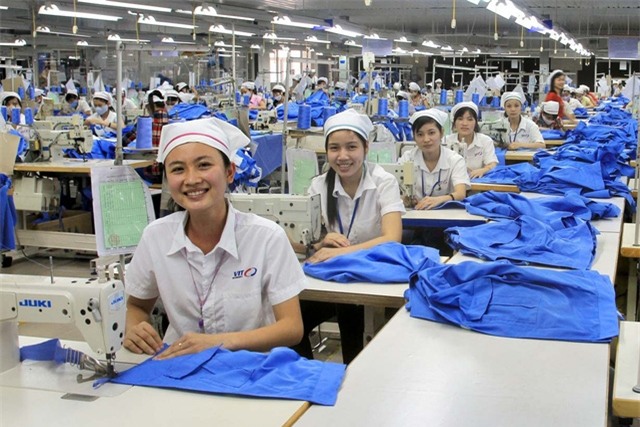Dệt may là một trong những ngành dự báo có mức thưởng Tết cao. Ảnh minh họa.