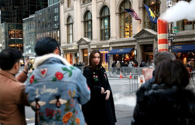 Rò rỉ hình ảnh Hồ Ngọc Hà thân mật bên đại gia kim cương tại Mỹ - Ảnh 4.