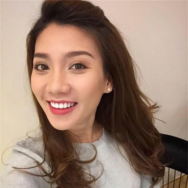 hanh dong vo tu gay chu y cua cac nu mc xinh dep tren song truyen hinh - 8