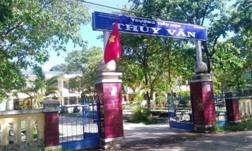 Cuộc sống tủi hổ của cô giáo bị đánh đập trên bục giảng - Ảnh 1.