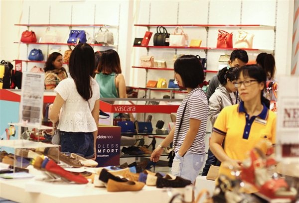 Khiếp sợ Black Friday: Khách xếp 10 dãy, chủ hàng đóng cửa trốn