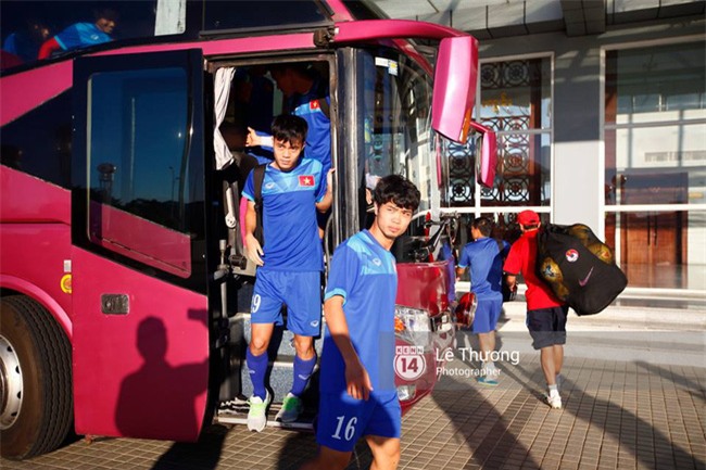 Công Phượng cắt tóc, cạo râu trước trận gặp Campuchia - Ảnh 3.