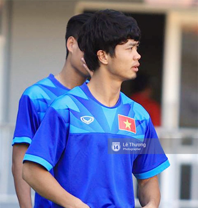 Công Phượng cắt tóc, cạo râu trước trận gặp Campuchia - Ảnh 4.