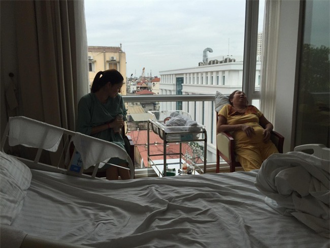 Lần đầu lộ diện, con trai Kỳ Hân và Mạc Hồng Quân đã gián tiếp dìm hàng bà ngoại - Ảnh 1.